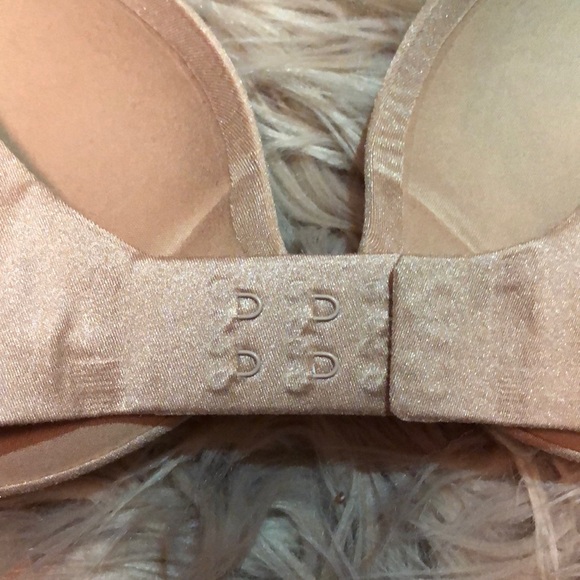 Victoria’s Secret Push-Up Plunge Bra - Picture 4 of 6